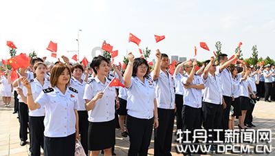 吴千语在高档酒店吃早餐!眉毛剩半截,神色忧愁,像男人撞脸林峰